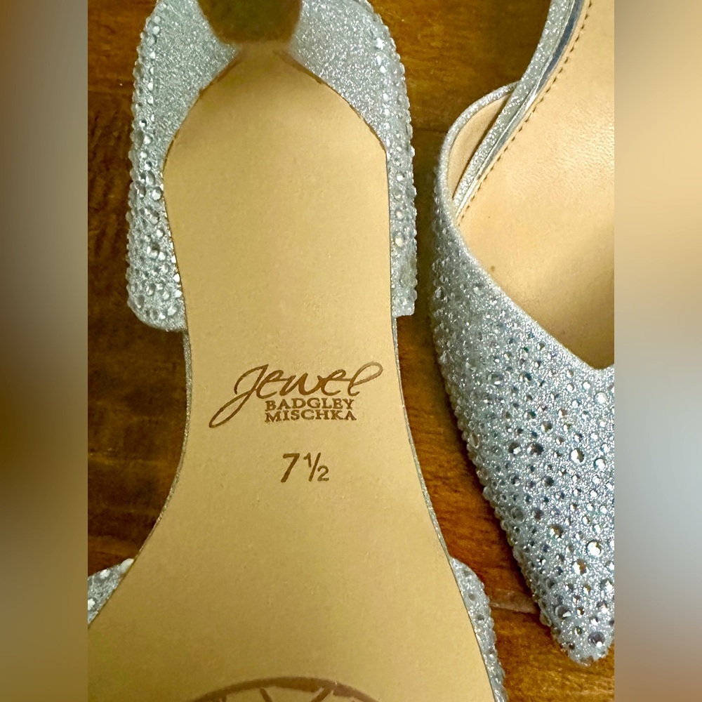 Like new Jewel Badgley Mischka heels 7.5